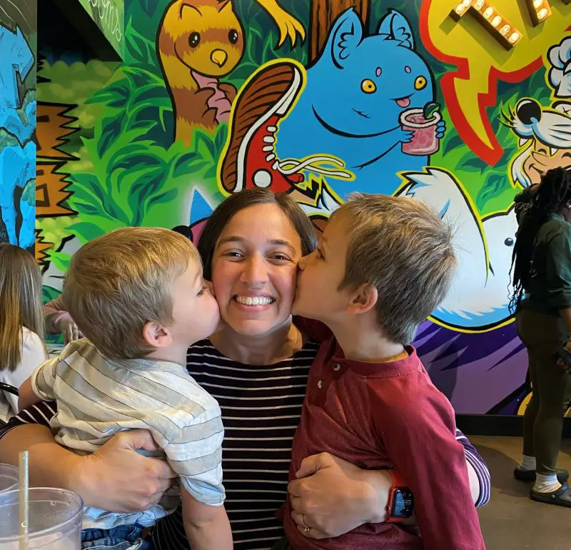 Lisa_and_the_boys